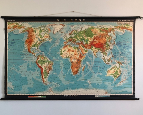 Die Erde wall map